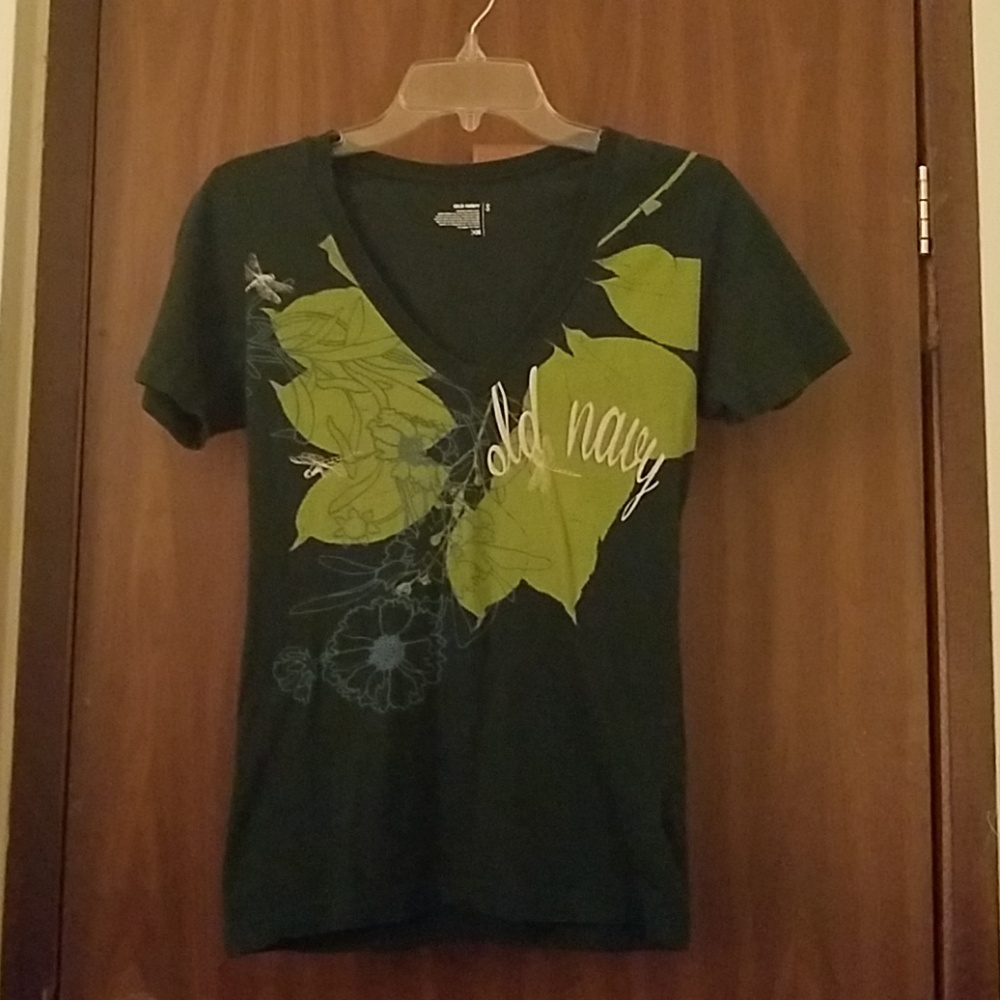 Green Old Navy shirt